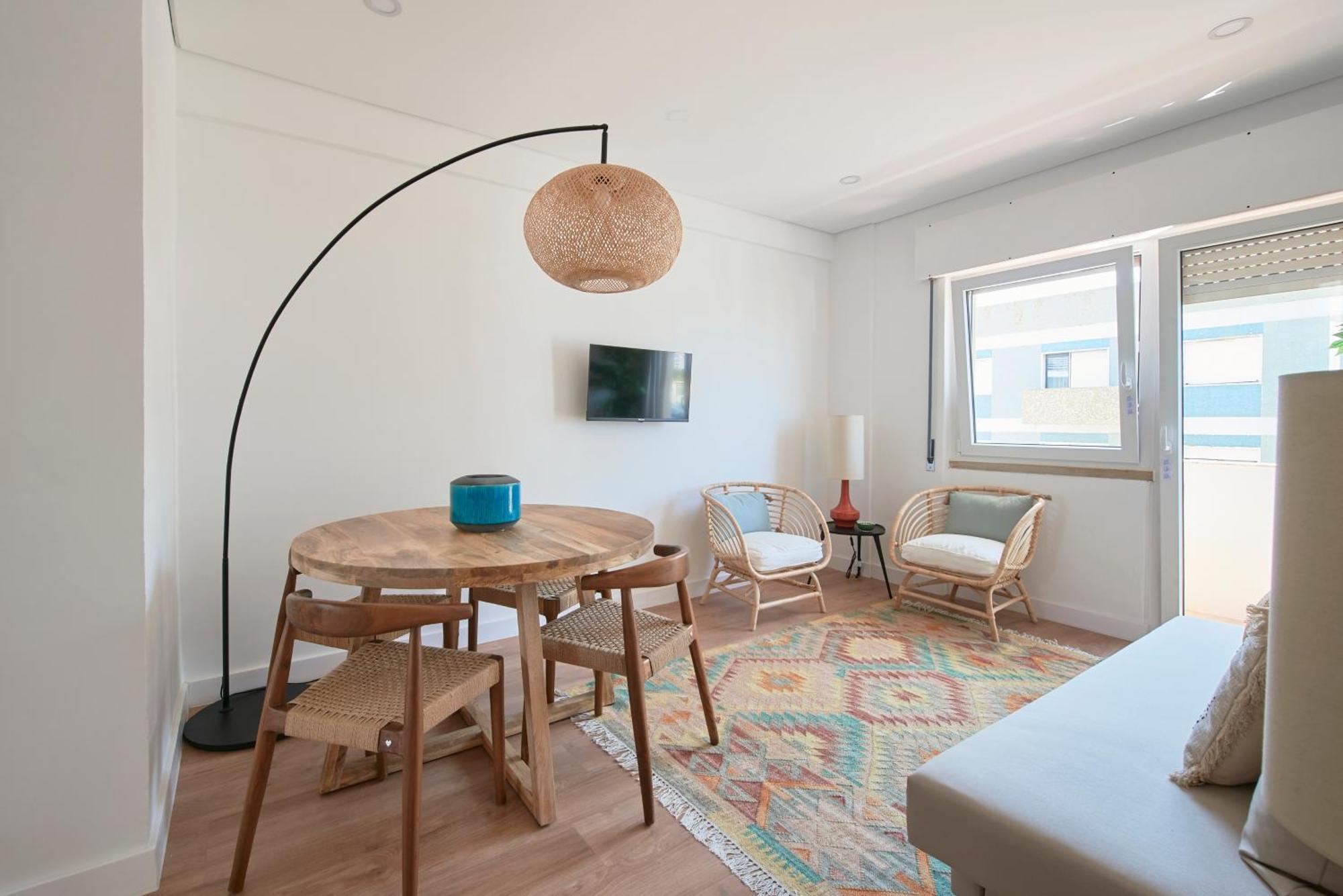 Sunset Bay View, Renovated Apt, By Timecooler * Setúbal