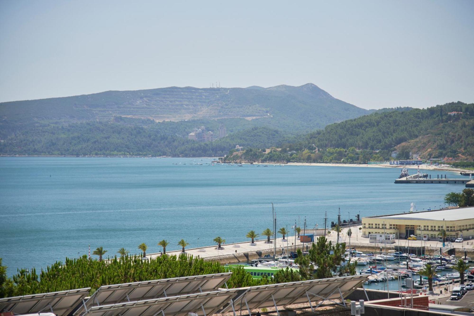 Apartment Sunset Bay View, Renovated Apt, By Timecooler Setúbal